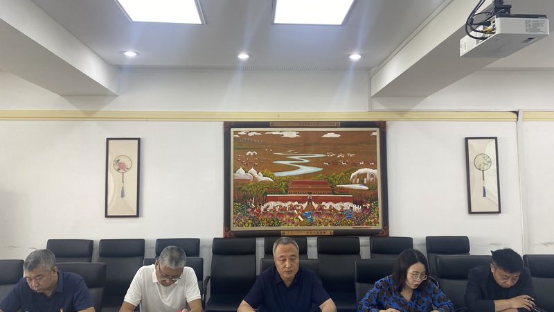 然而，在选择成人教育本科时，求职者需要注意以下几点：
